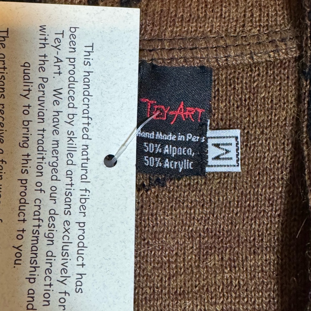 NWT Tey-Art Alpaca Blend Floral Embroidered Vest size Medium - Picture 9 of 15